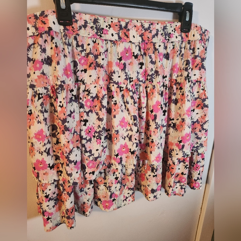 Like New Universal Thread Floral Pink and Orange Women's Skirt Size Xl
